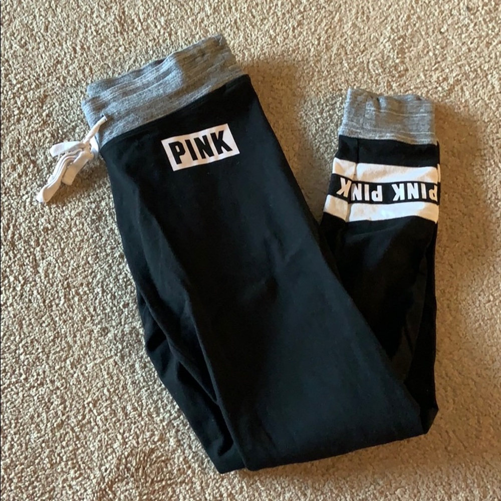 Victoria’s Secret PINK yoga leggings